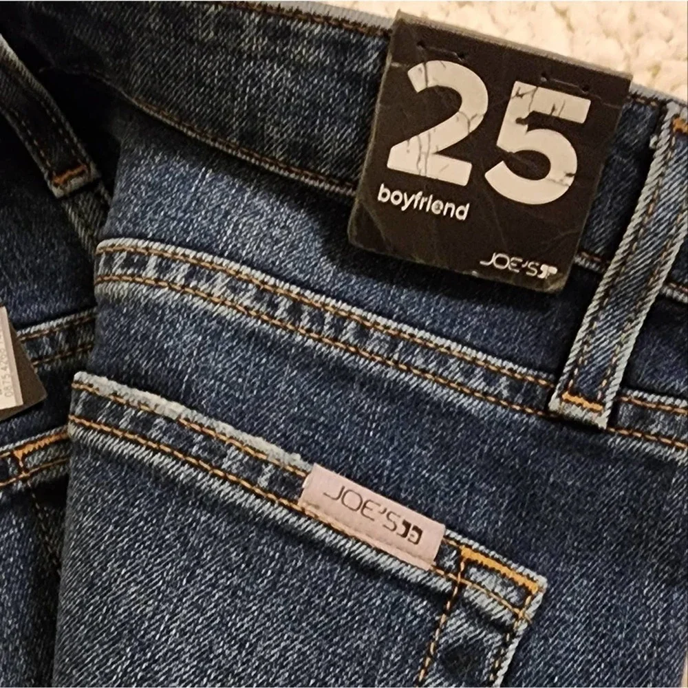 Joe's JeansWomen's Blue Mid Rise Distressed Jeans size 25 new!!‎